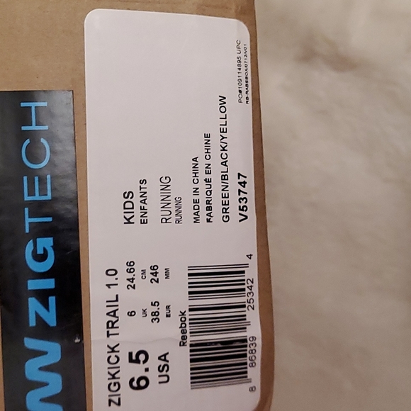 Winter Edition Reebok Zigtech Zigkick Trail Shoes 1.0 M6.5/UK6/EU38.5 main image 14